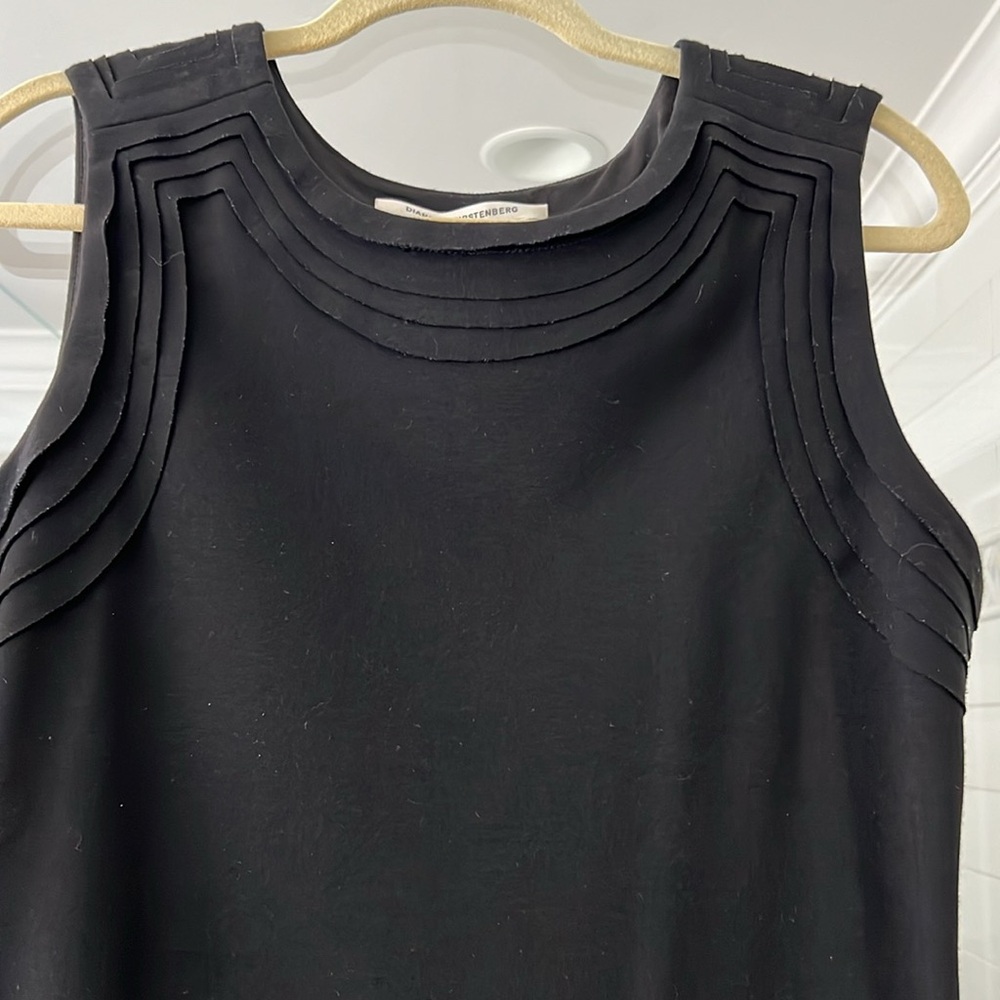 Diane von Furstenberg classic black fitted stretchy sheath dress